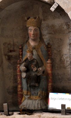 Statue d'une Vierge à l'Enfant en majesté