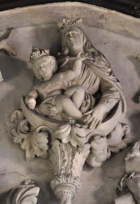 La Vierge et l'Enfant au sommet de l'Arbre de Jessé.