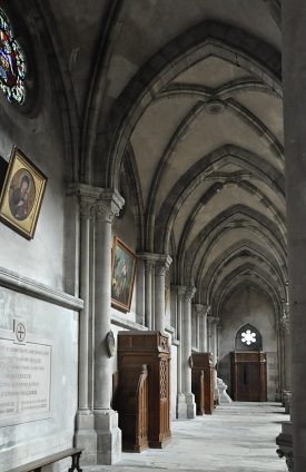 Le bas–côté droit vu du transept