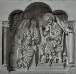 Bas–relief «Saint Vincent de Paul et sainte Jeanne de Chantal»