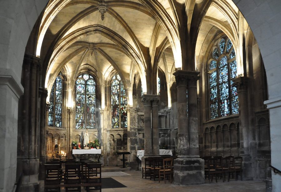 La chapelle absidiale sud et son atmosphère féerique (XVIe  siècle).