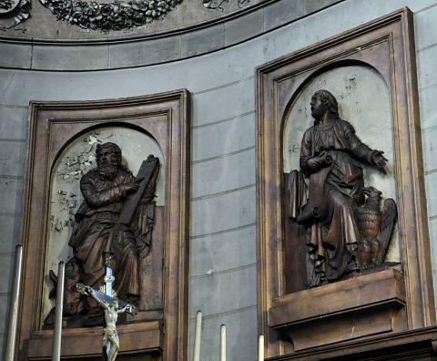 Bas-reliefs de saint Jean et saint Luc dans le chœur