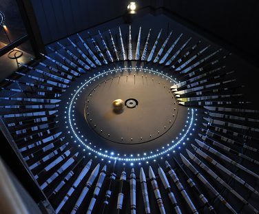 Le Musée Granvelle a installé un pendule de Foucault de 13 mètres de long