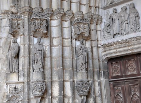 Statues du portail central (XVIe siècle)