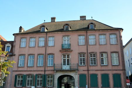 L'hôtel Beurnier-Rossel a été construit de 1772 à  1774 pour Georges-David Rossel et son épouse Anne