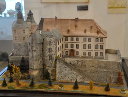 Maquette du château en papier carton, vers 2000