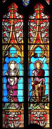 Vitrail XIXe siècle dans le chœur avec sainte Philomène et saint Georges