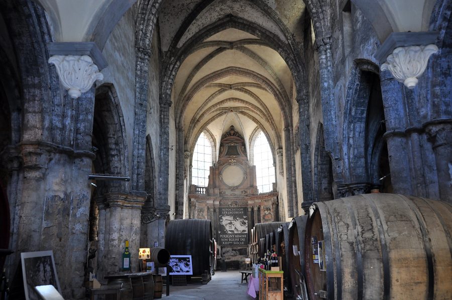 Vue d'ensemble de la nef de l'ancienne église Notre-Dame