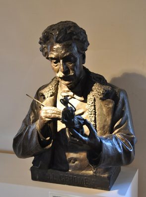 «Buste de Jean–Léon Gérôme polychromant 'Tanagra'», 1897