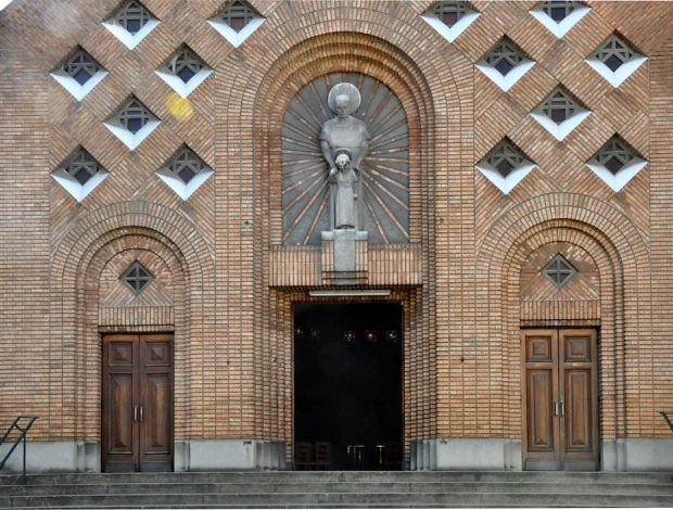 La façade de l'église Saint-Joseph