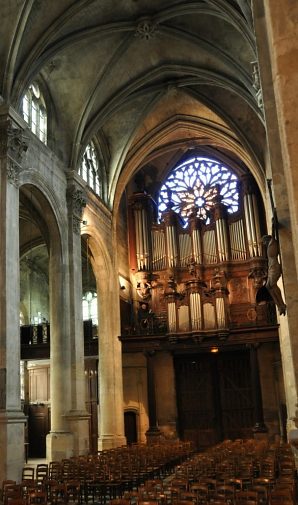 La nef et le buffet d'orgue