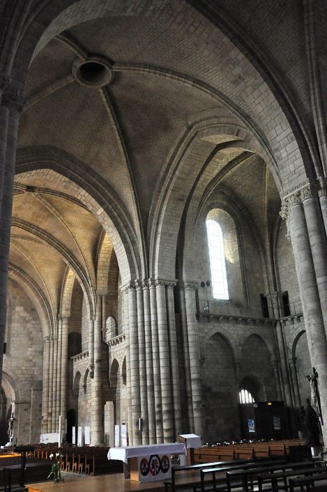 La nef, la croisée et le transept nord