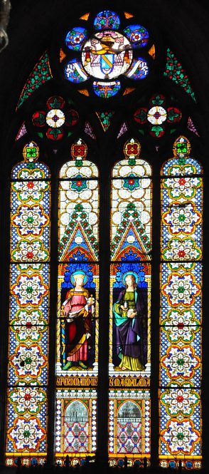 Vitrail : saint Ferdinand et sainte Madeleine dans le bas–côté ouest