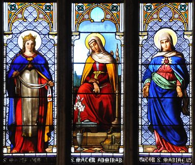 Vitrail : Notre–Dame du Scapulaire (Sainte Marie, sainte Mère admirable et Sacré–Cœur de Marie)