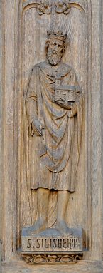 Saint Sigisbert dans le vantail de la porte centrale