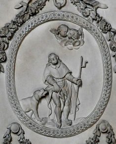 Bas–relief de saint Roch dans la chapelle de la Vierge (style Louis XVI)