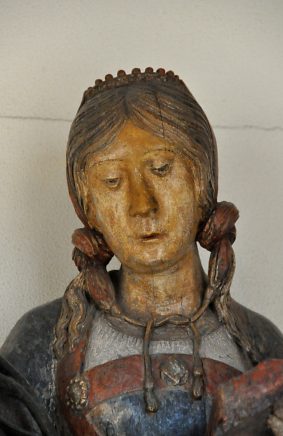 Sainte Marthe, bois polychrome, fin du XVIe siècle, détail