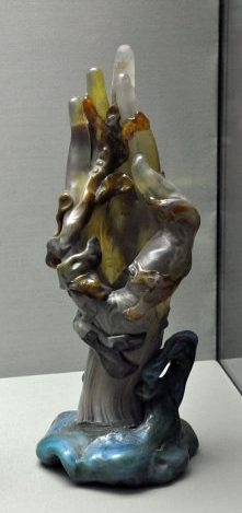 Verre «Main aux algues», 1904 d'Émile Gallé (1846–1904)
