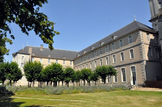 Les bâtiments conventuels et les Jardins de la Moselle