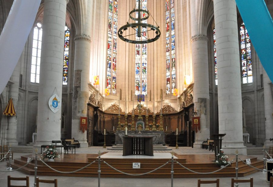 Le chœur et ses grandes verrières du XVIe siècle