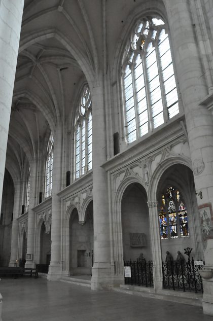 Le bas–côté nord vu du transept nord