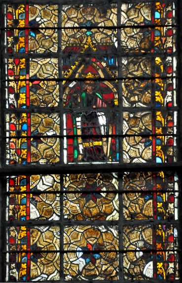 Sainte Catherine d'Alexandrie dans le vitrail de la baie 1