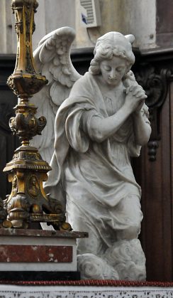 Un ange en prière dans le chœur (Victor Huel, 1888)