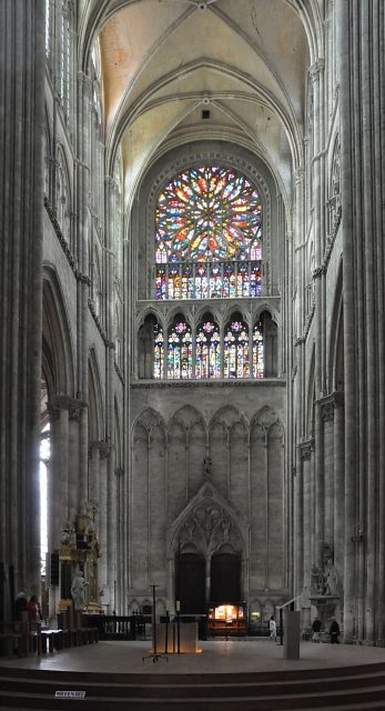 Le transept sud et sa rose de la fin du XVe siècle
