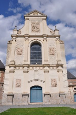La façade de l'ancienne église 