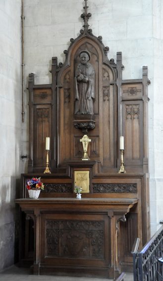 L'autel de Saint-Vincent-de-Paul dans le bas-côté nord