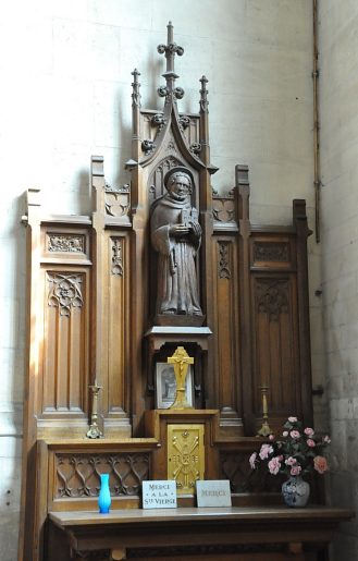 L'autel de saint Martin dans le bas-côté sud