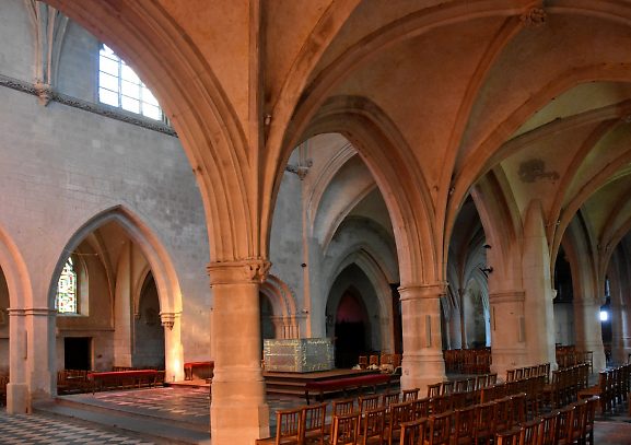 Le chœur vu de la chapelle absidiale nord Saint-Joseph