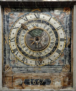 L'horloge de 1667 indique les marées