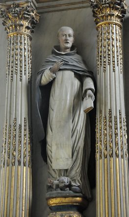 Statue de saint Dominique dans la chapelle absidiale sud