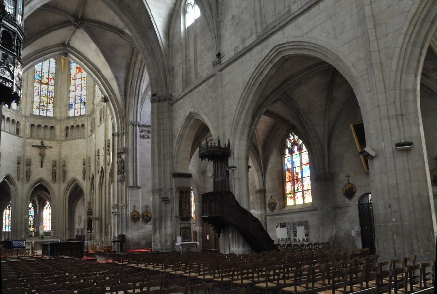L'élévation sud de la nef et le chœur