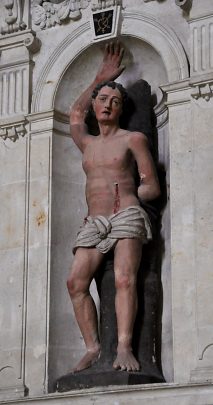 Statue de saint Sébastien dans l'autel–retable du même nom