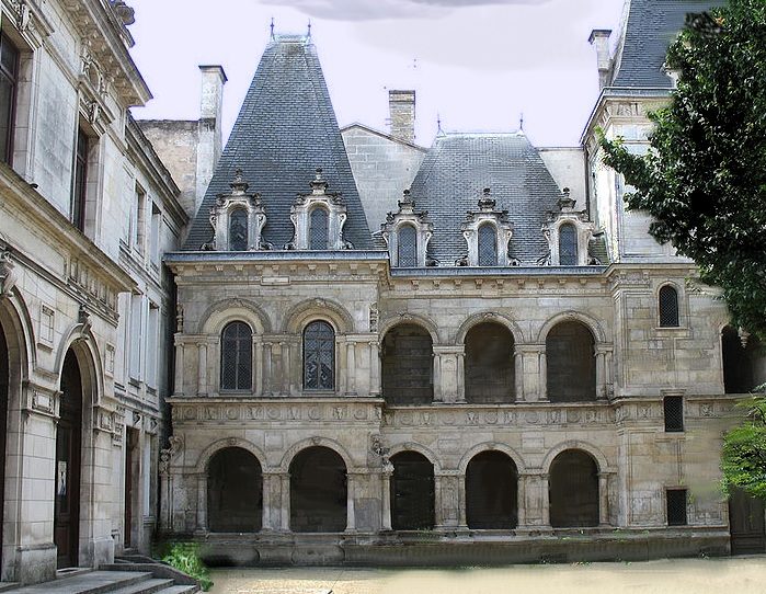La façade de la maison Henri II