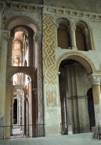 Le transept nord et son architecture romane