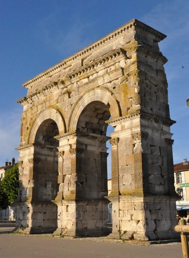 L'Arc de Germanicus près de la Charente
