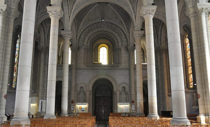 La nef vue depuis la croisée du transept