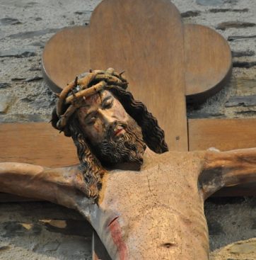 Christ en croix, bois polychrome, XVIe siècle