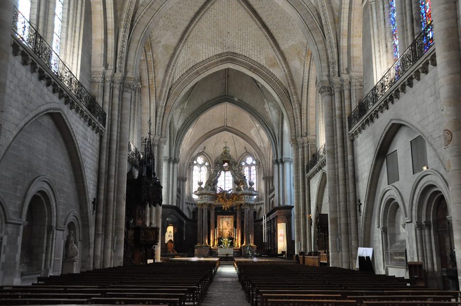 Vue d'ensemble de la cathédrale Saint-Maurice