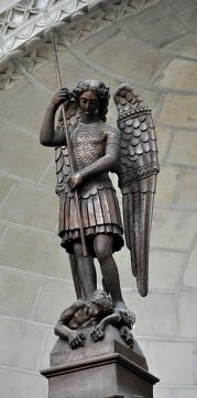 L'archange saint Michel terrassant le démon