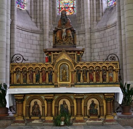 Le maître-autel créé en 1873