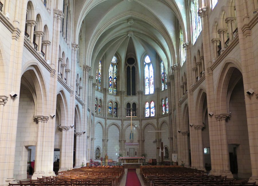 Vue d'ensemble de la nef de Notre-Dame-du-Liban (Paris, 5e)