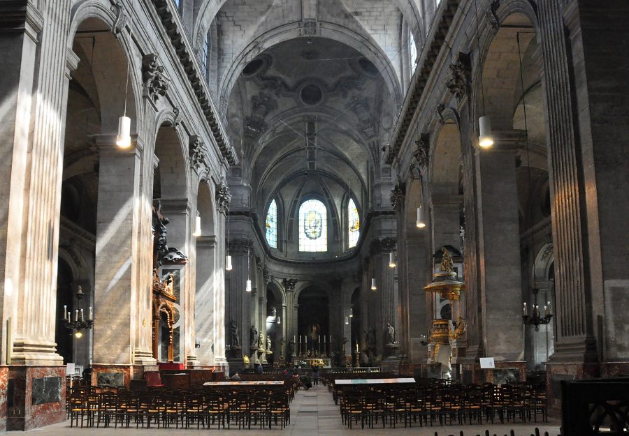 Vue d'ensemble de la nef de Saint-Sulpice