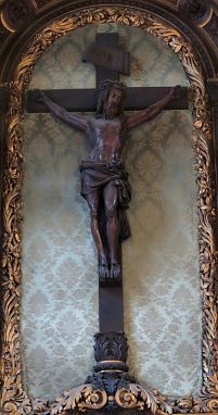 Le Christ en croix sculpté par Brun, XIXe s.