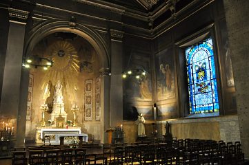 Vue d'ensemble de la chapelle de la Vierge avec le côté droit
