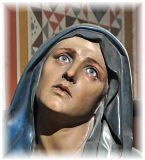 Piéta dans une chapelle de l'avant-nef
