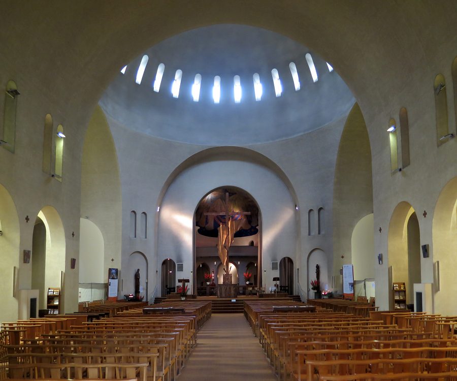 La nef de Sainte-Jeanne-de-Chantal